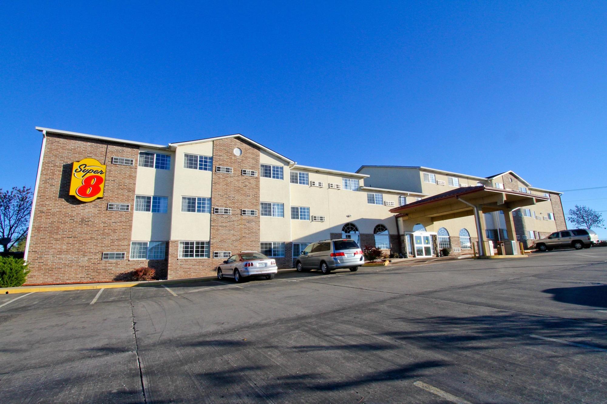 Super 8 By Wyndham Kansas City Kültér fotó