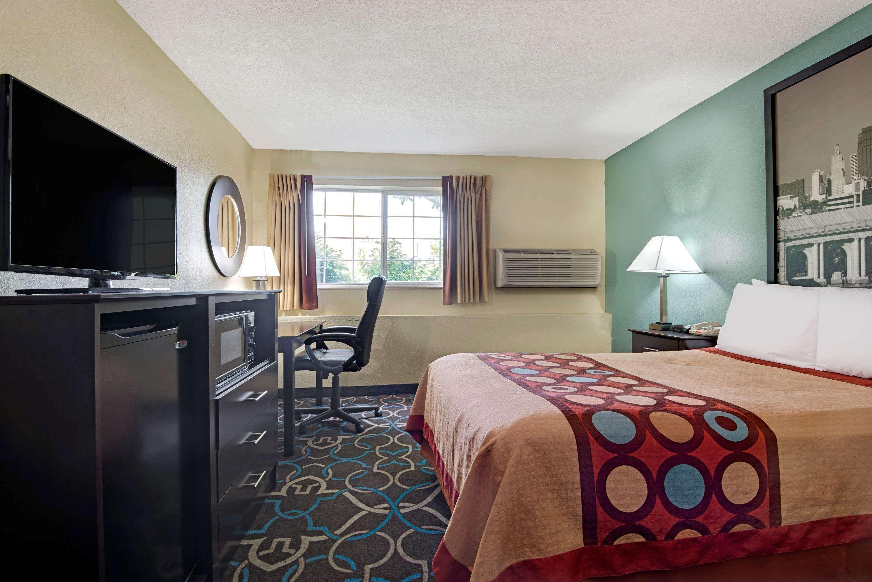 Super 8 By Wyndham Kansas City Kültér fotó
