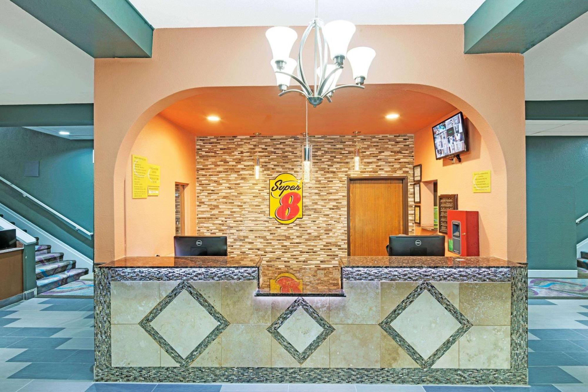 Super 8 By Wyndham Kansas City Kültér fotó