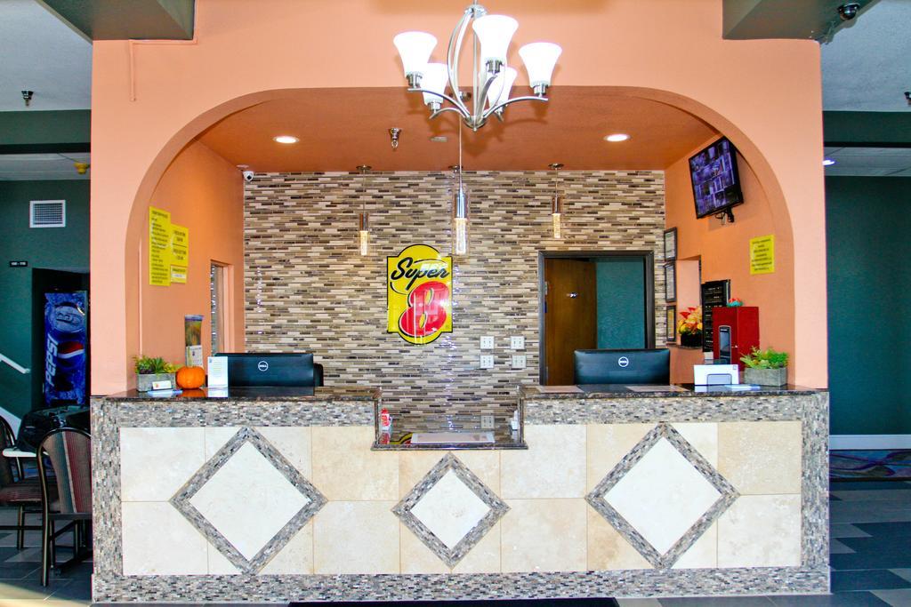 Super 8 By Wyndham Kansas City Kültér fotó