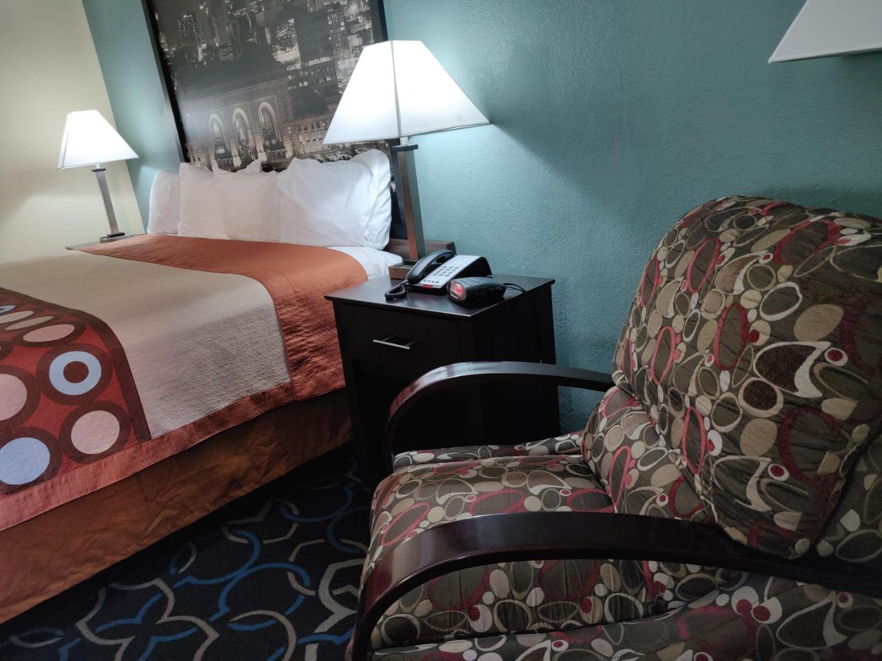 Super 8 By Wyndham Kansas City Kültér fotó